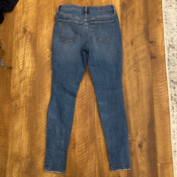 Universal thread distressed skinny jeans. Worn once - Picture 3 of 3